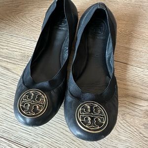 Tory Burch Black Ballet Flats in Size 6